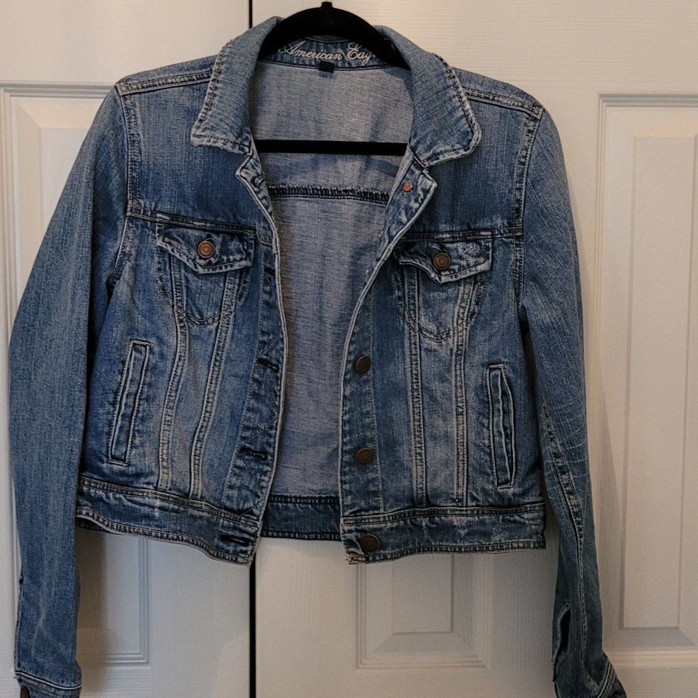 American Eagle Cropped Denim Jacket